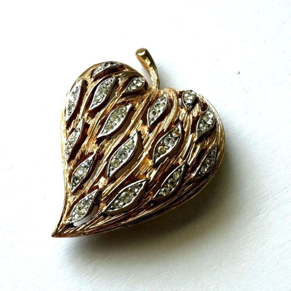 Heart shaped gold tone leaf brooch with rhinestones